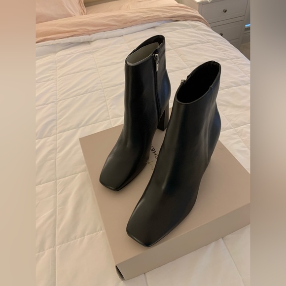 Marc Fisher Black Ankle Boots NEW IN BOX! 9 1/2, never worn, 4 inch heel. - Picture 8 of 15